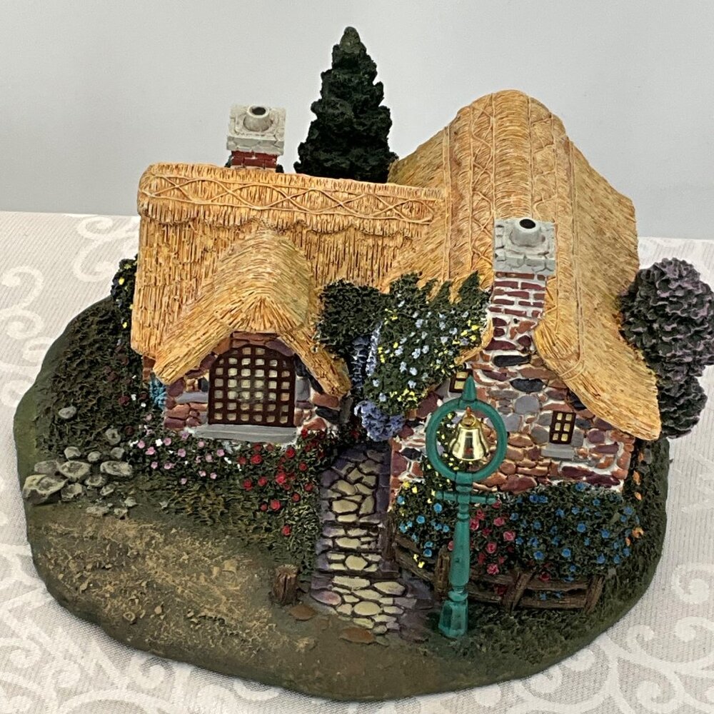 Thomas Kinkade "Seaside Boathouse" Lighted #B4244 Lamp not included